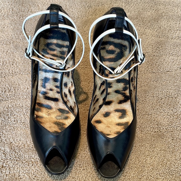 Roberto Cavalli Shoes - 🖤Roberto Cavalli Black Stiletto Peep Toe Pump Heels 🖤